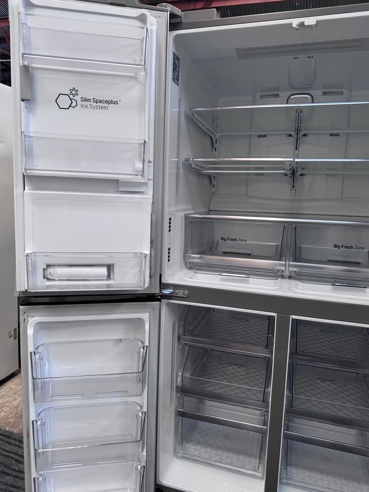LG French 4 Door Fridge Freezer 688L GF-5D906SL 32445