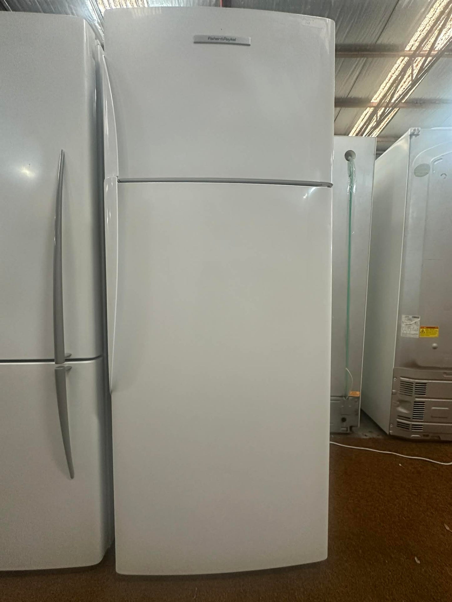 Fisher & Paykel Top Mount Fridge Freezer 380L, E381TRT (33052)