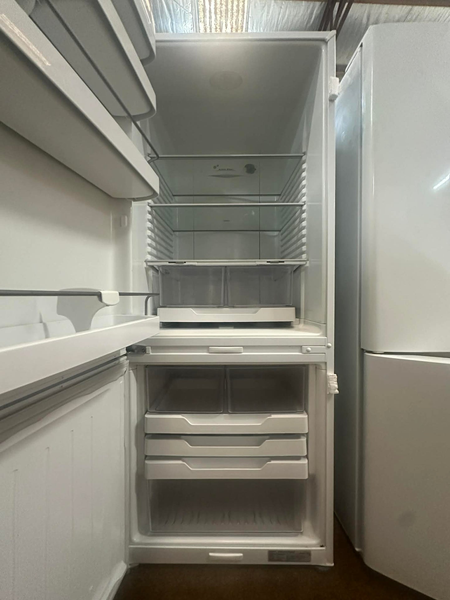 Fisher & Paykel Bottom Mount Fridge Freezer 373L, E372B (33055)