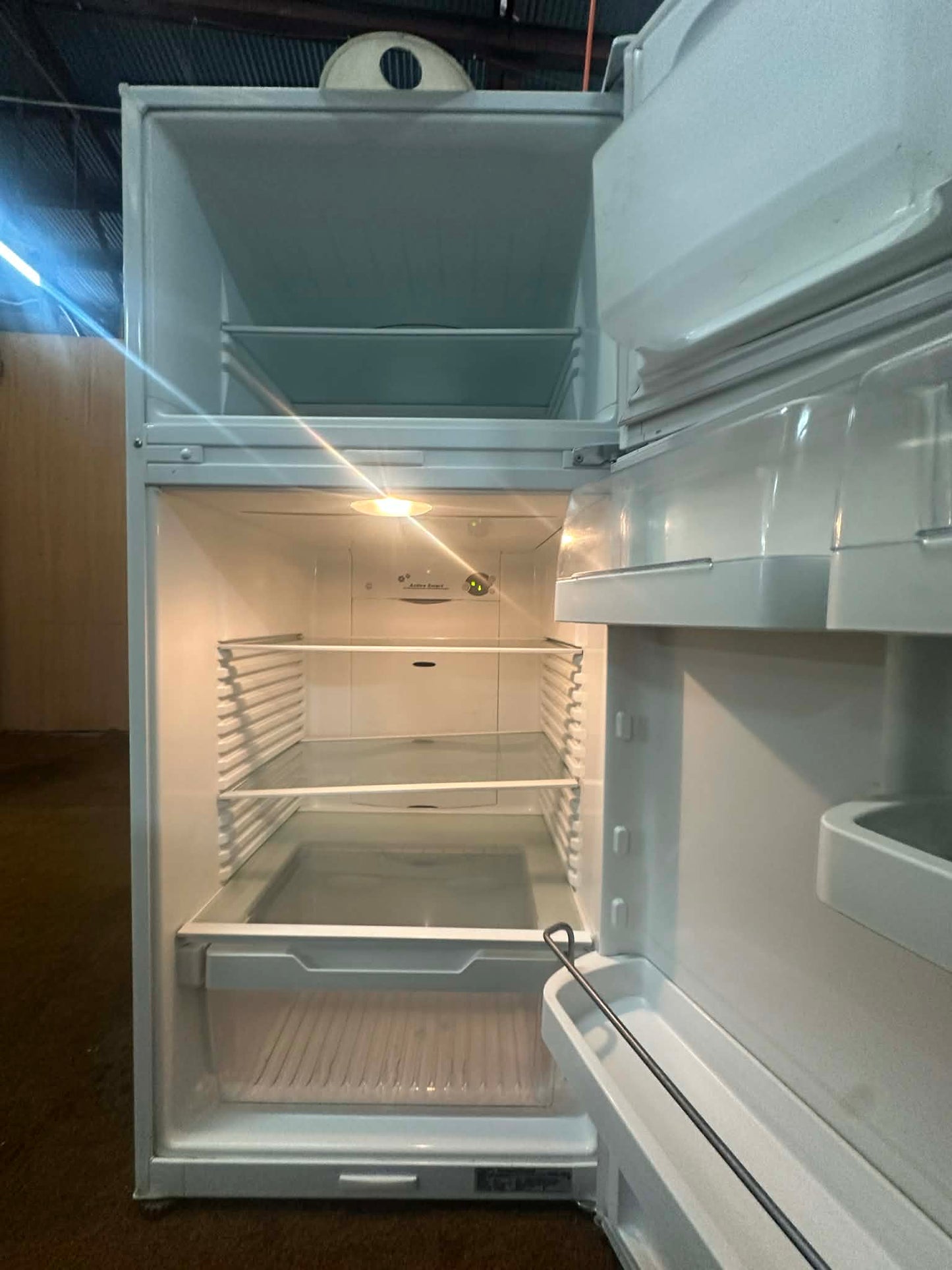 Fisher & Paykel Top Mount Fridge Freezer 329L, E331T (33047)