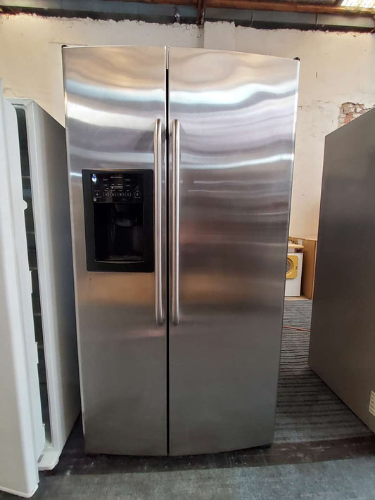 General Electric Side By Side Fridge Freezer 755L GSE25MGTECSS