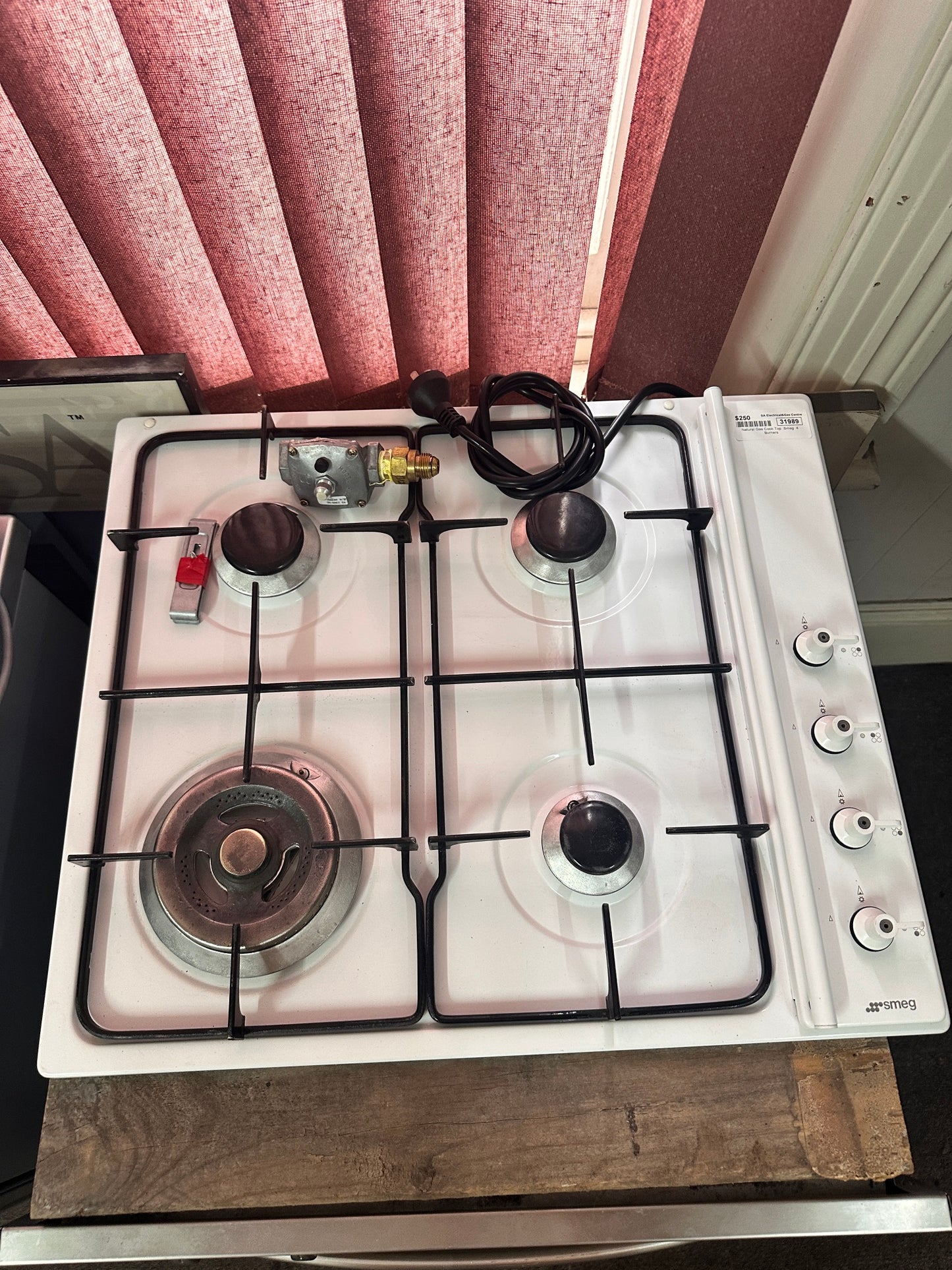 Smeg 4 Burner Natural Gas Cooktop