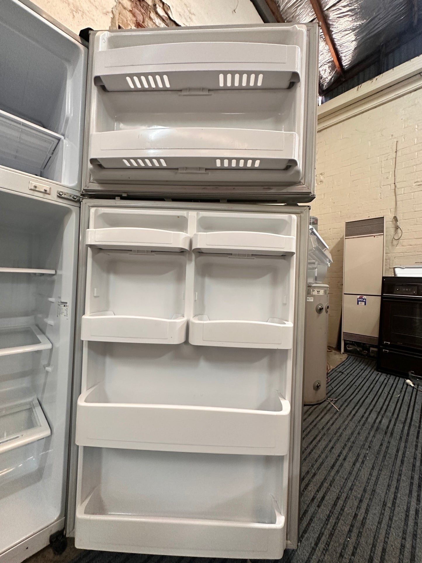 Daewoo Top Mount Fridge Freezer 524L FR-64*K*