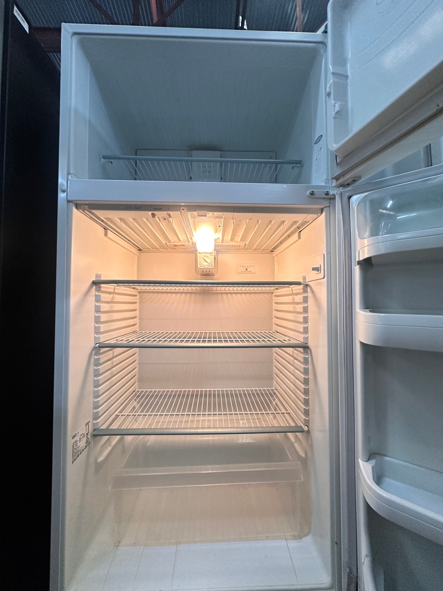 Westinghouse Top Mount Fridge Freezer 532L RJ532T-R