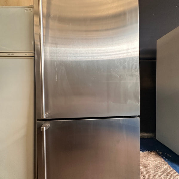 Amana Bottom Mount Fridge Freezer XRBR206BB