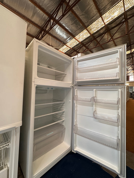 Simpson Top Mount Fridge Freezer 420L STM4200WA-R