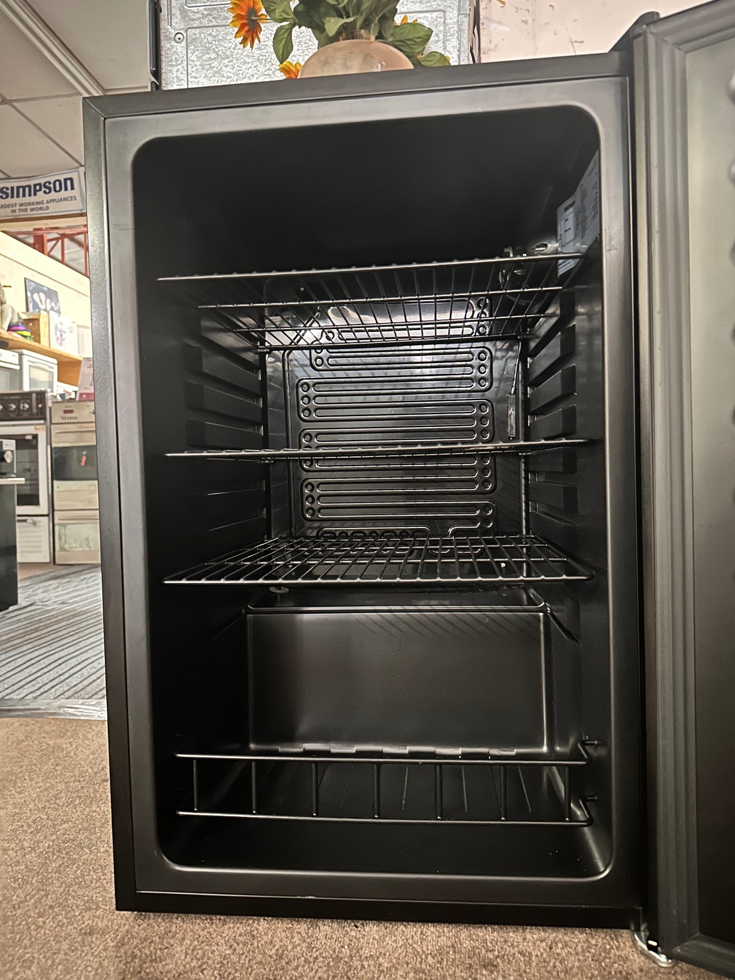 HUSKY Bar Fridge BC-130.1 130L Black