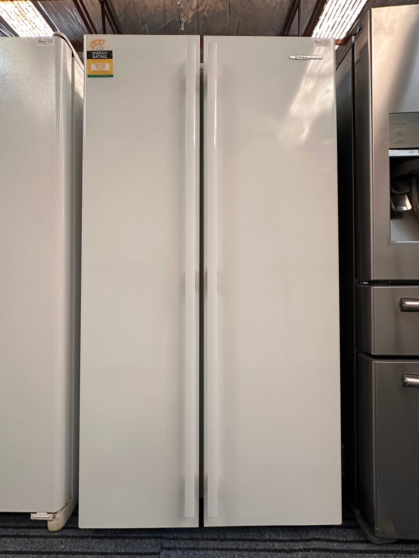 Westinghouse Side by Side Fridge Freezer 606L WSE6100WA*3