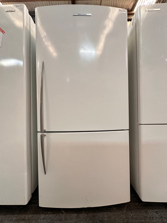 Fisher & Paykel Bottom Mount Fridge Freezer 519L E522BRE