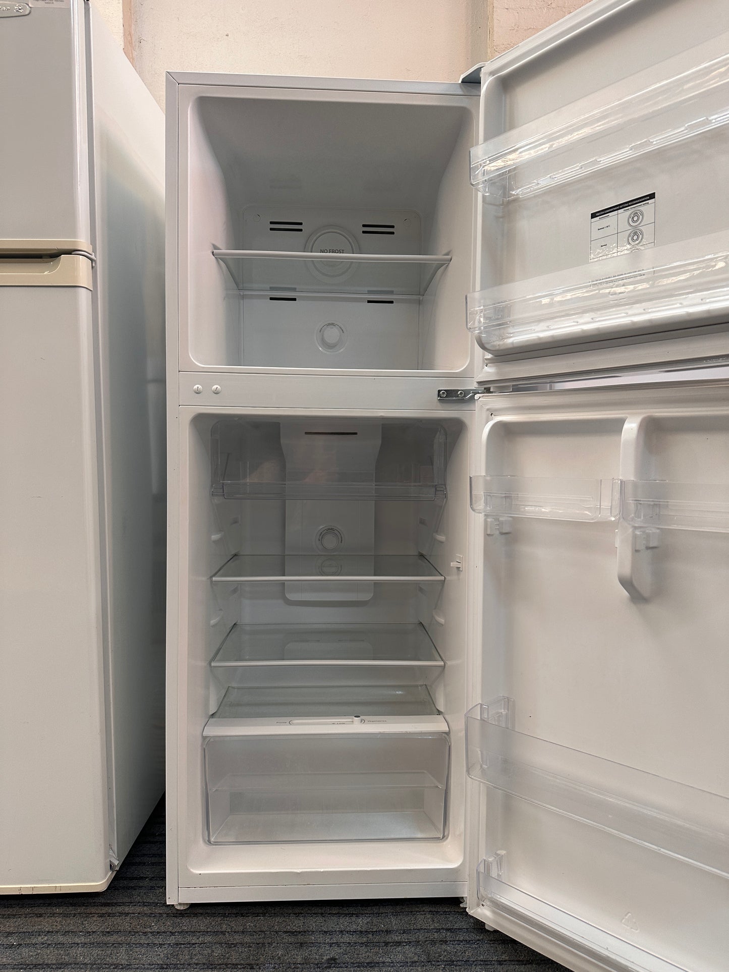 Haier Top Mount Fridge Freezer 220L HRF220TW