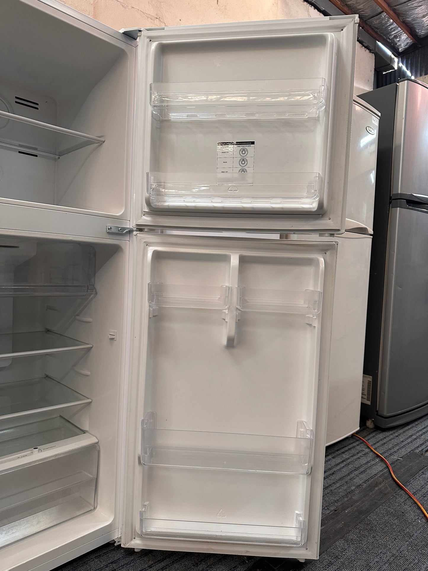 Haier Top Mount Fridge Freezer 220L HRF220TW