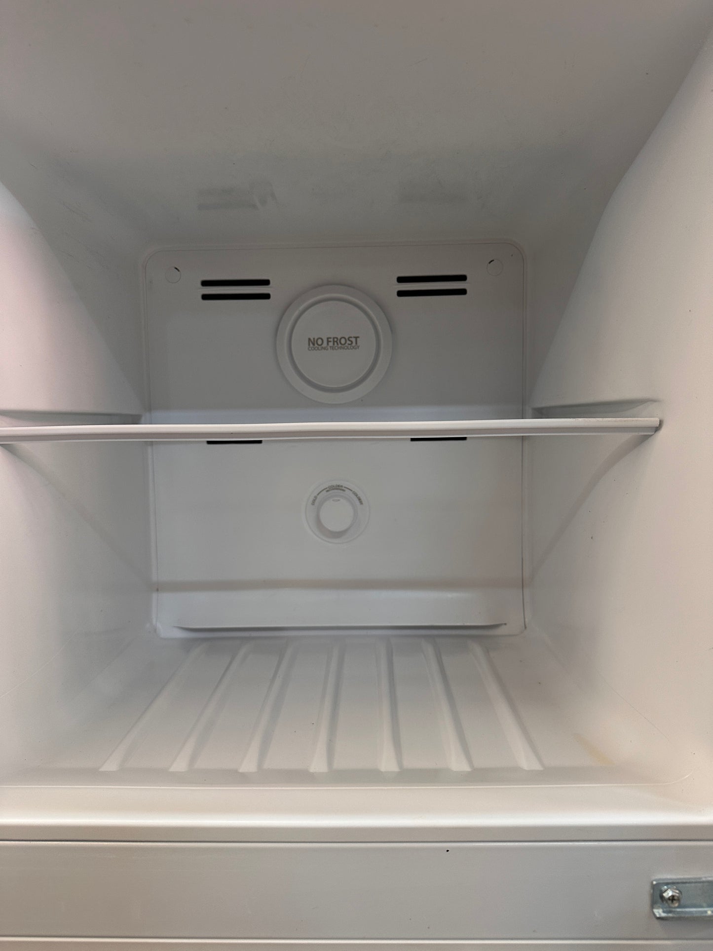 Haier Top Mount Fridge Freezer 220L HRF220TW