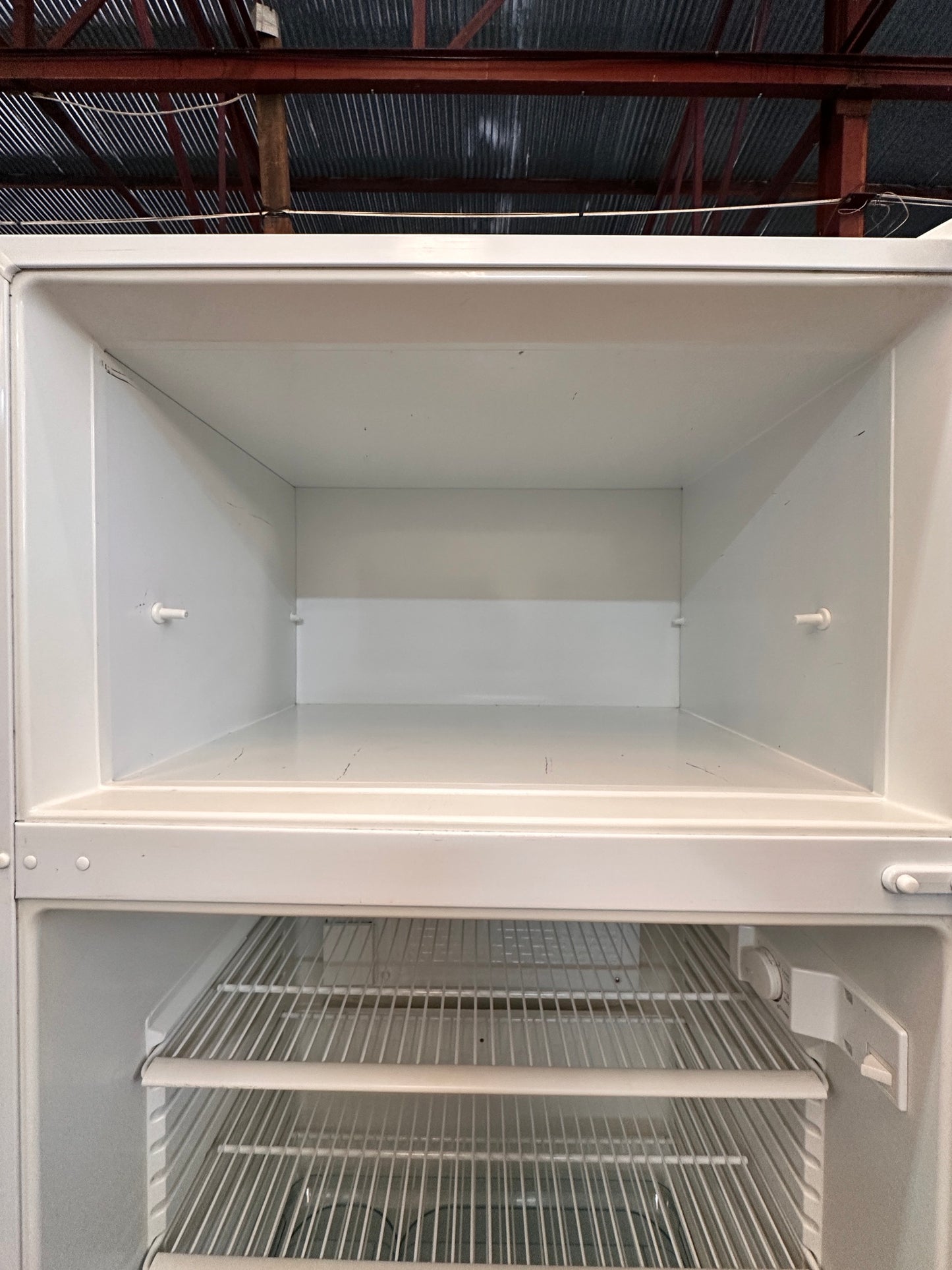 Westinghouse Top Mount Fridge Freezer 520L RE521T-R