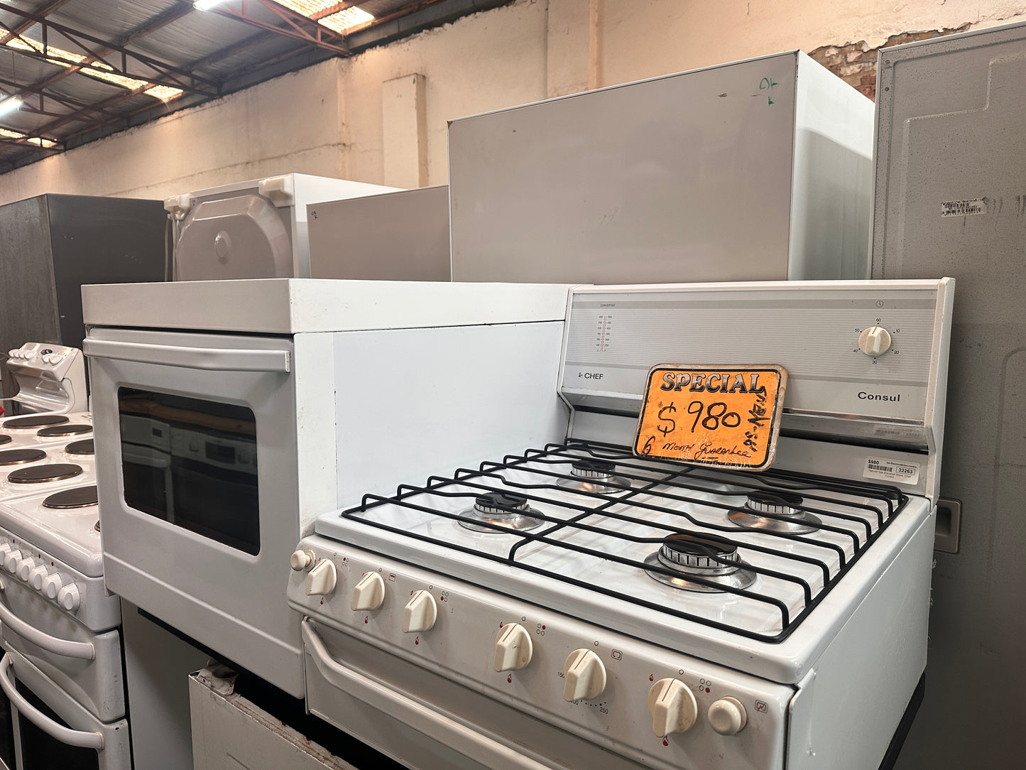 Chef Consul Natural Gas Elevated Stove