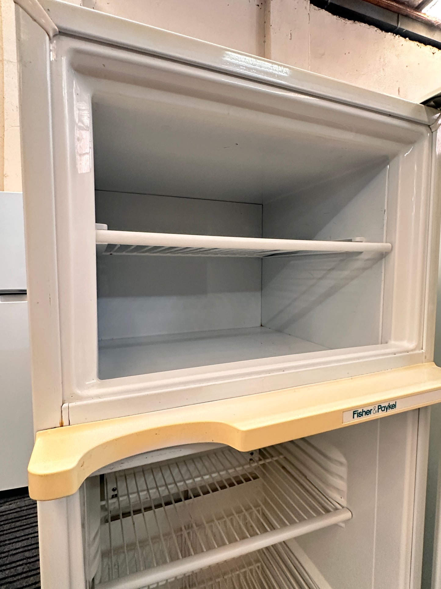 Fisher & Paykel Top Mount Fridge Freezer 248L C250T