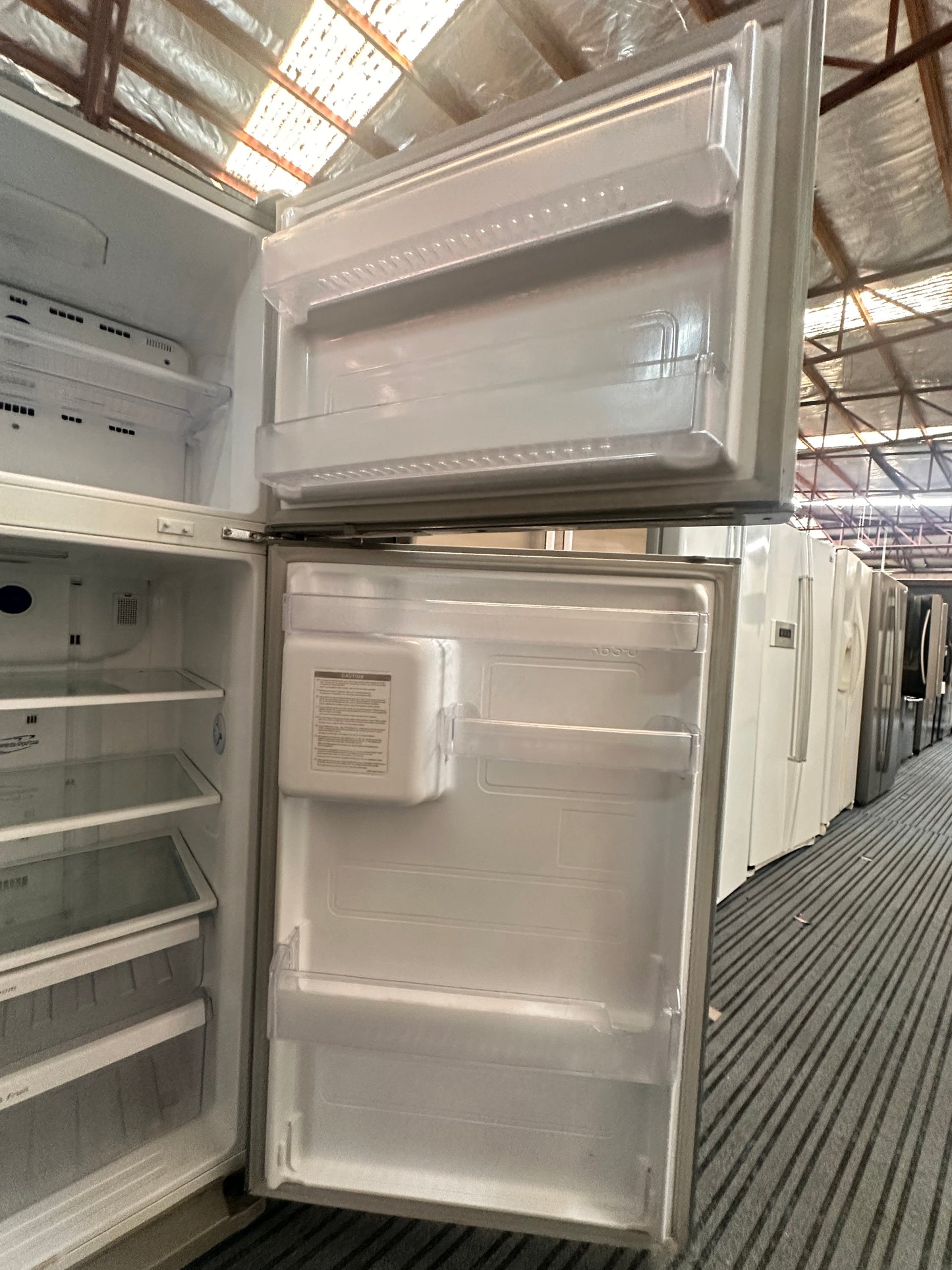 Samsung Top Mount Fridge Freezer 518L SR519DP