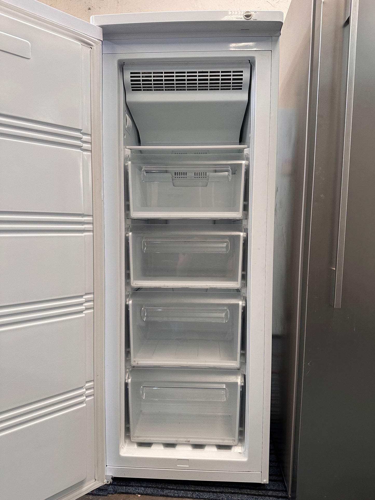 Westinghouse Freestanding Freezer 175L WFM1810WC