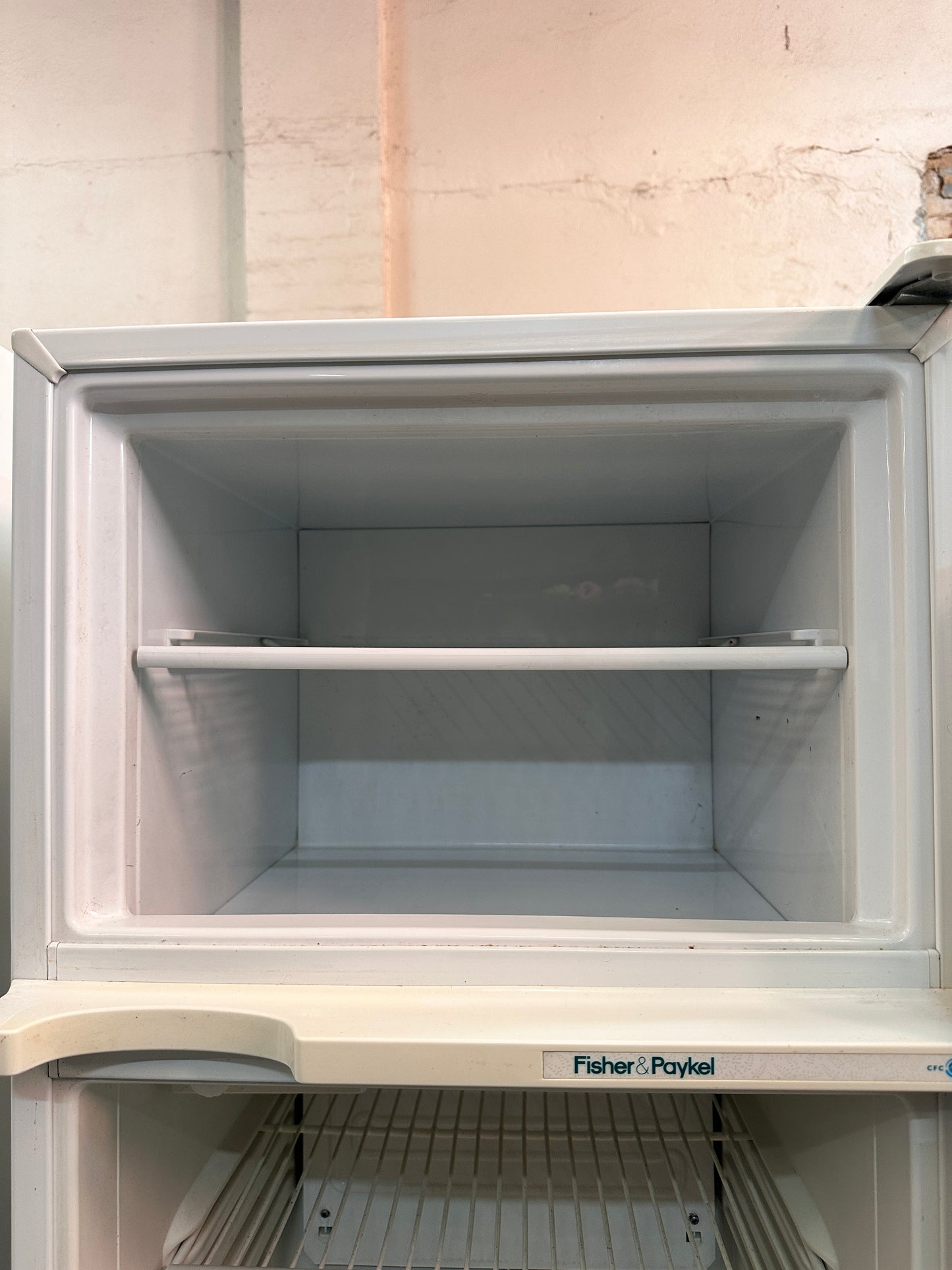 Fisher & Paykel Top Mount Fridge Freezer 248L C250T