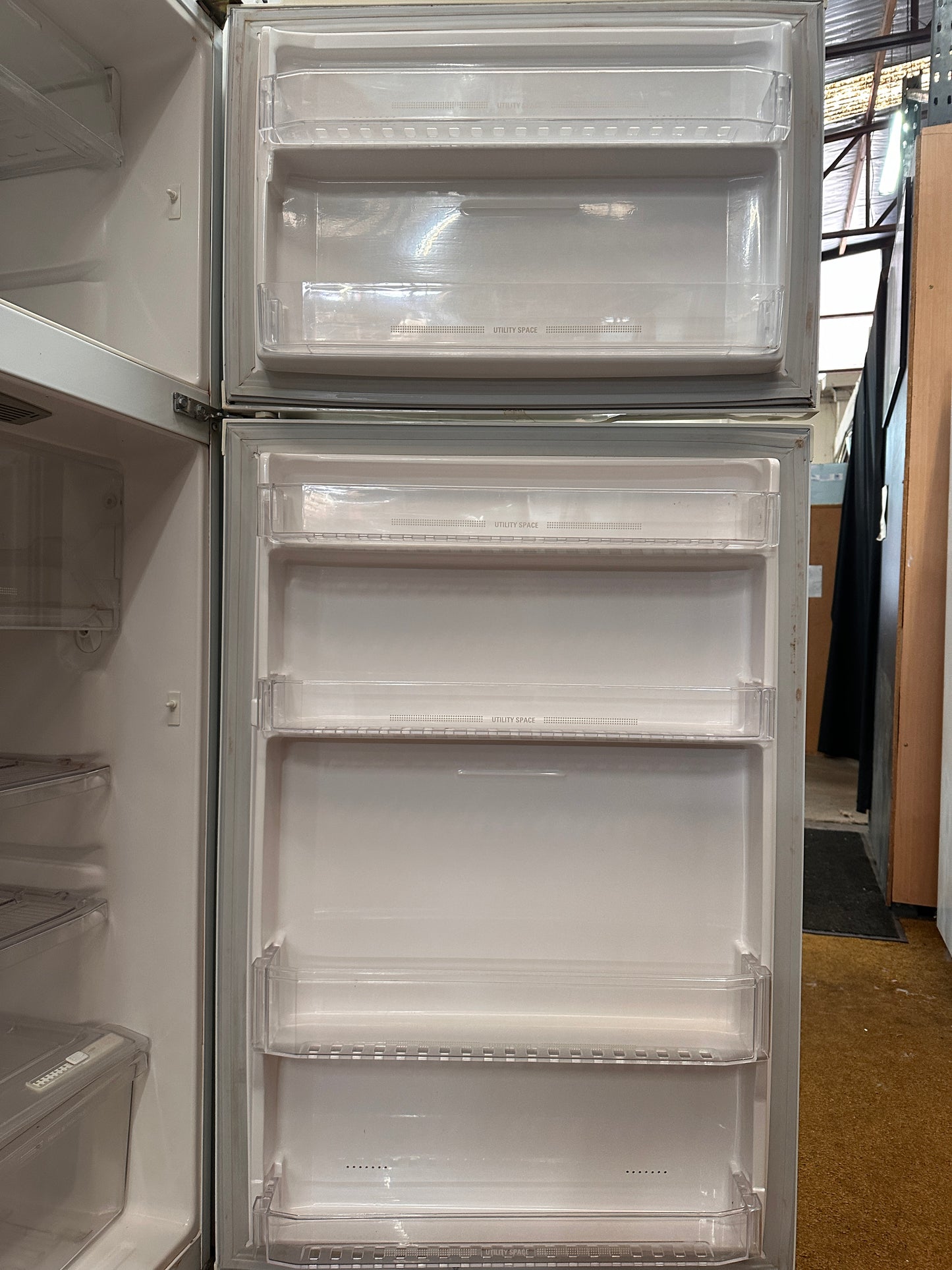 General Electric Top Mount Fridge Freezer TBR12ANTRWH