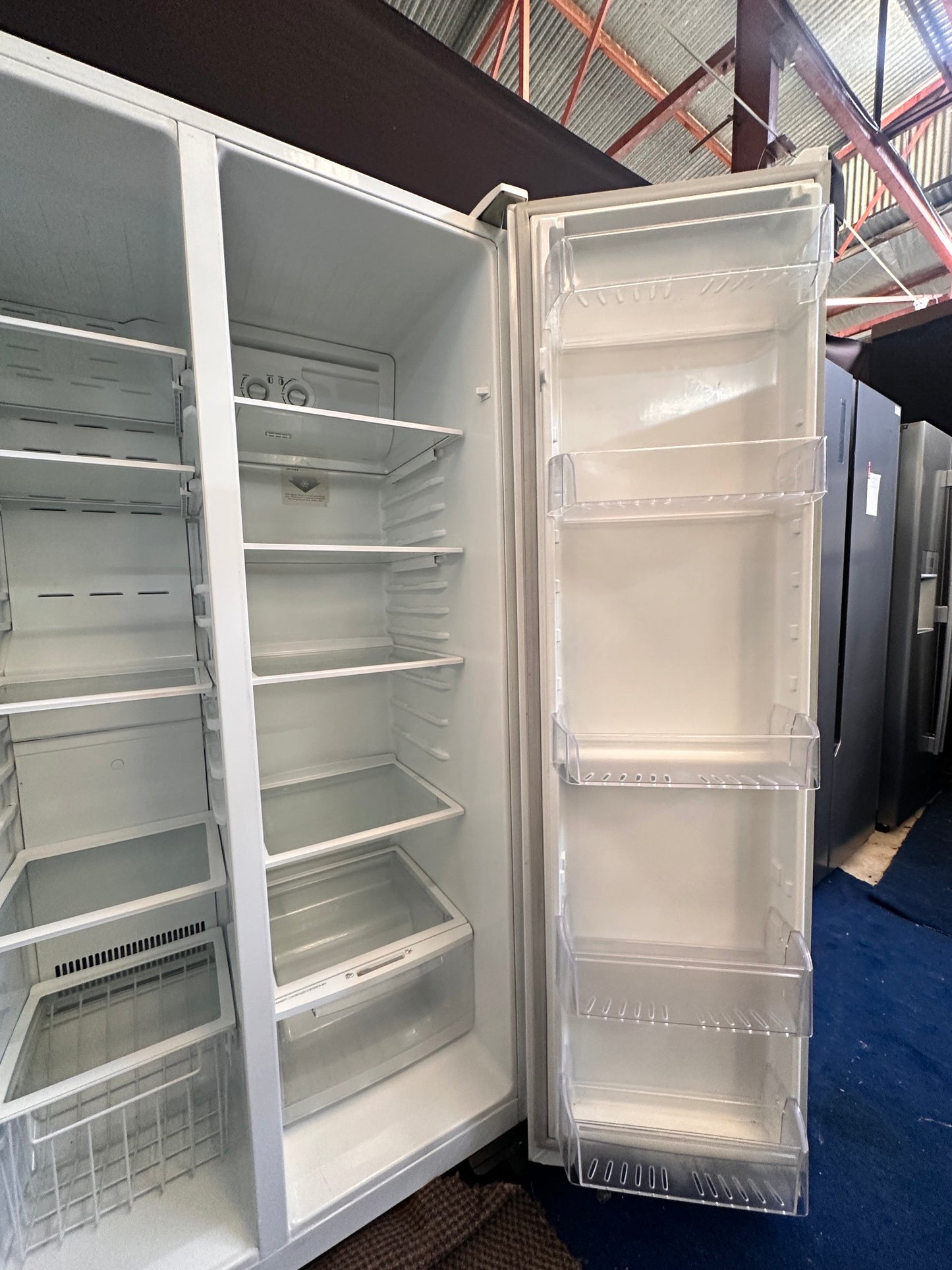 Kelvinator Side by Side Fridge Freezer 606L KSM6100WF