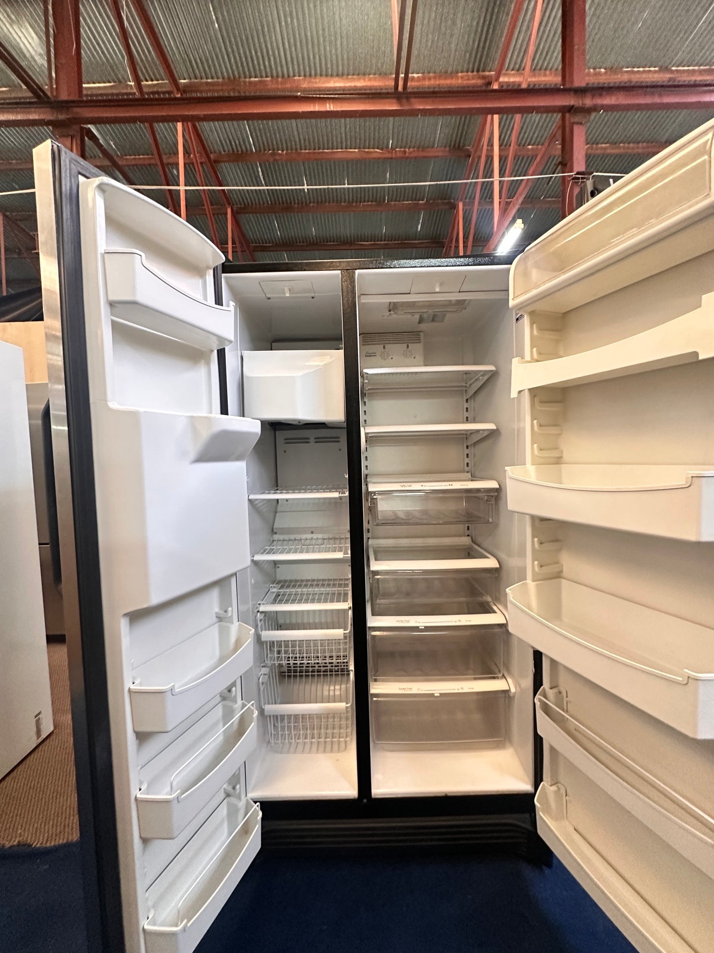 Amana Side by Side Fridge Freezer 576L SXD522V