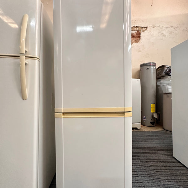 Samsung Bottom Mount Fridge Freezer 316L SRL316NW