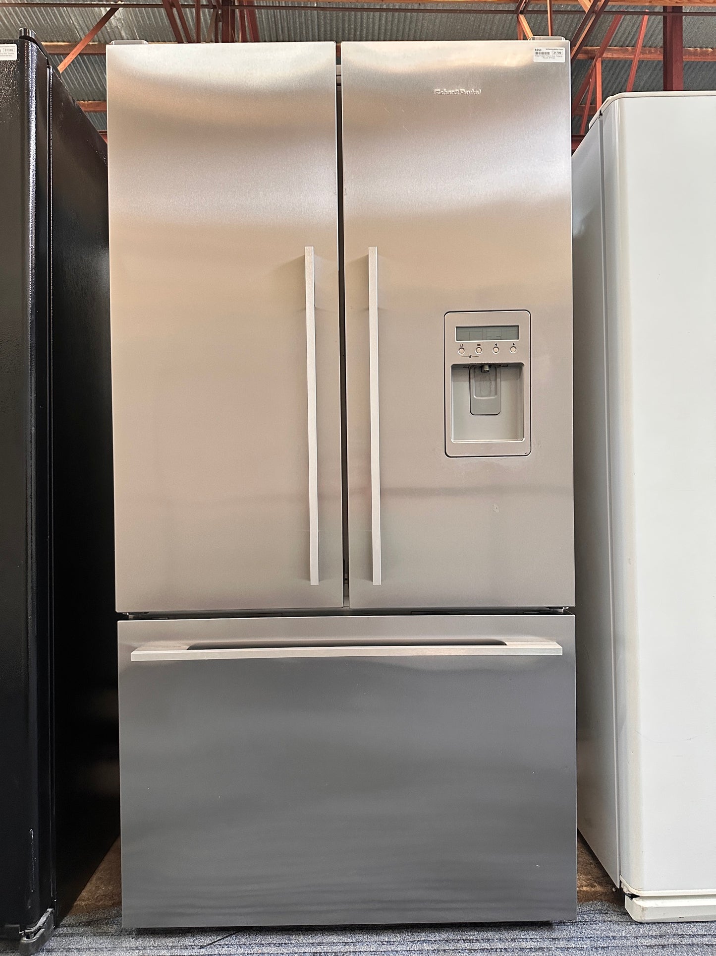 Fisher & Paykel French Door Fridge Freezer 614L RF610A
