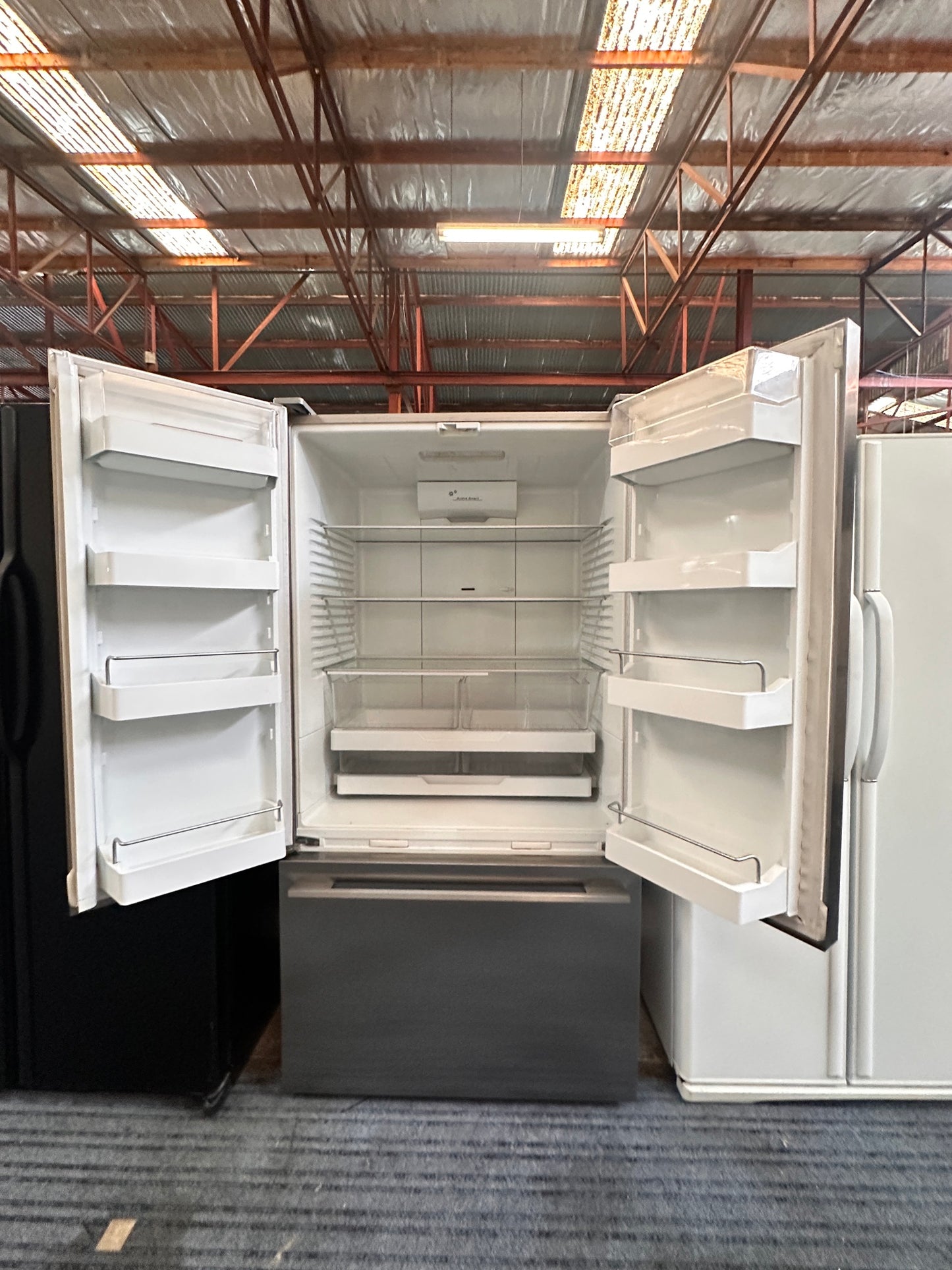 Fisher & Paykel French Door Fridge Freezer 614L RF610A