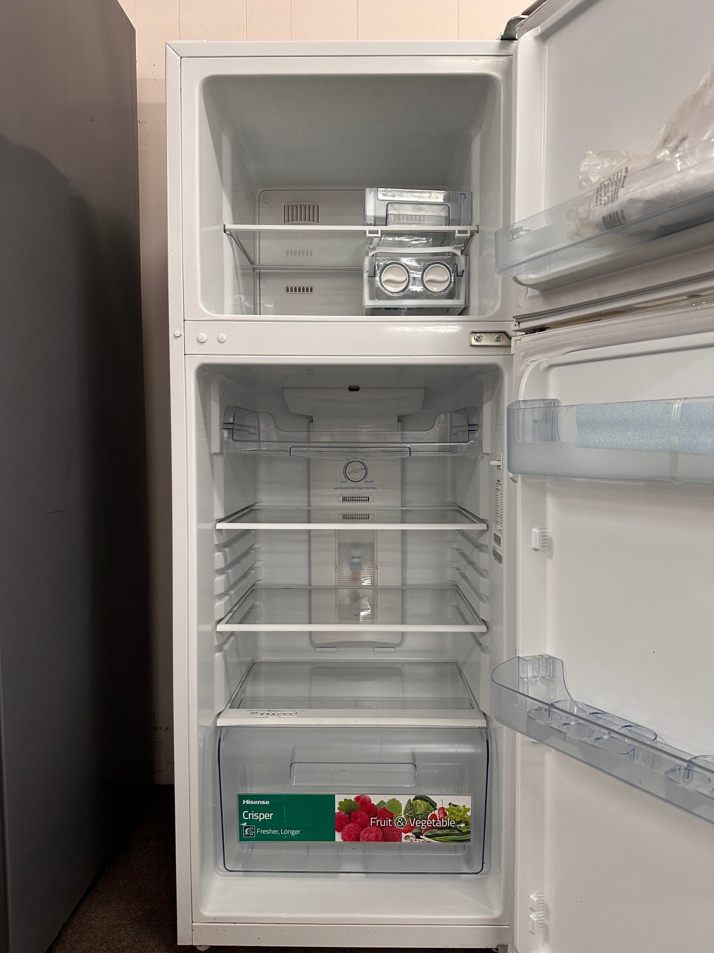 Hisense Top Mount Fridge Freezer 221L HR6TFF222