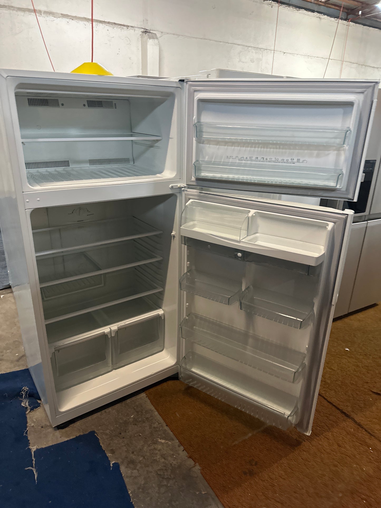 Westinghouse Top Mount Fridge Freezer WTM5200WB-R*7 520L (33020)