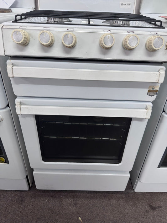 Chef Freestanding Gas Stove 54cm, 6 Months Warranty (32384 F)