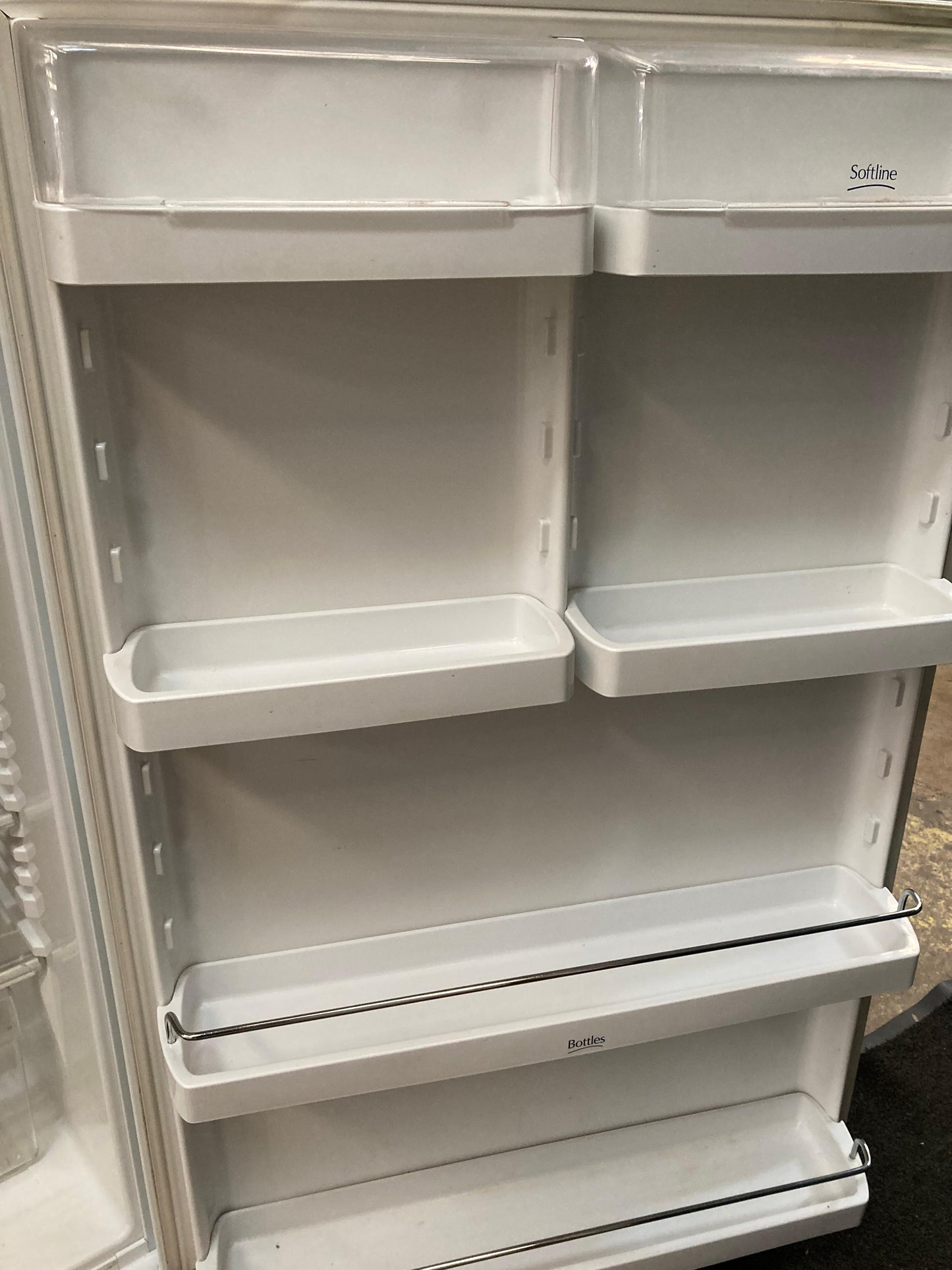 Fisher & Paykel Top Mount Fridge Freezer 517L (32453)