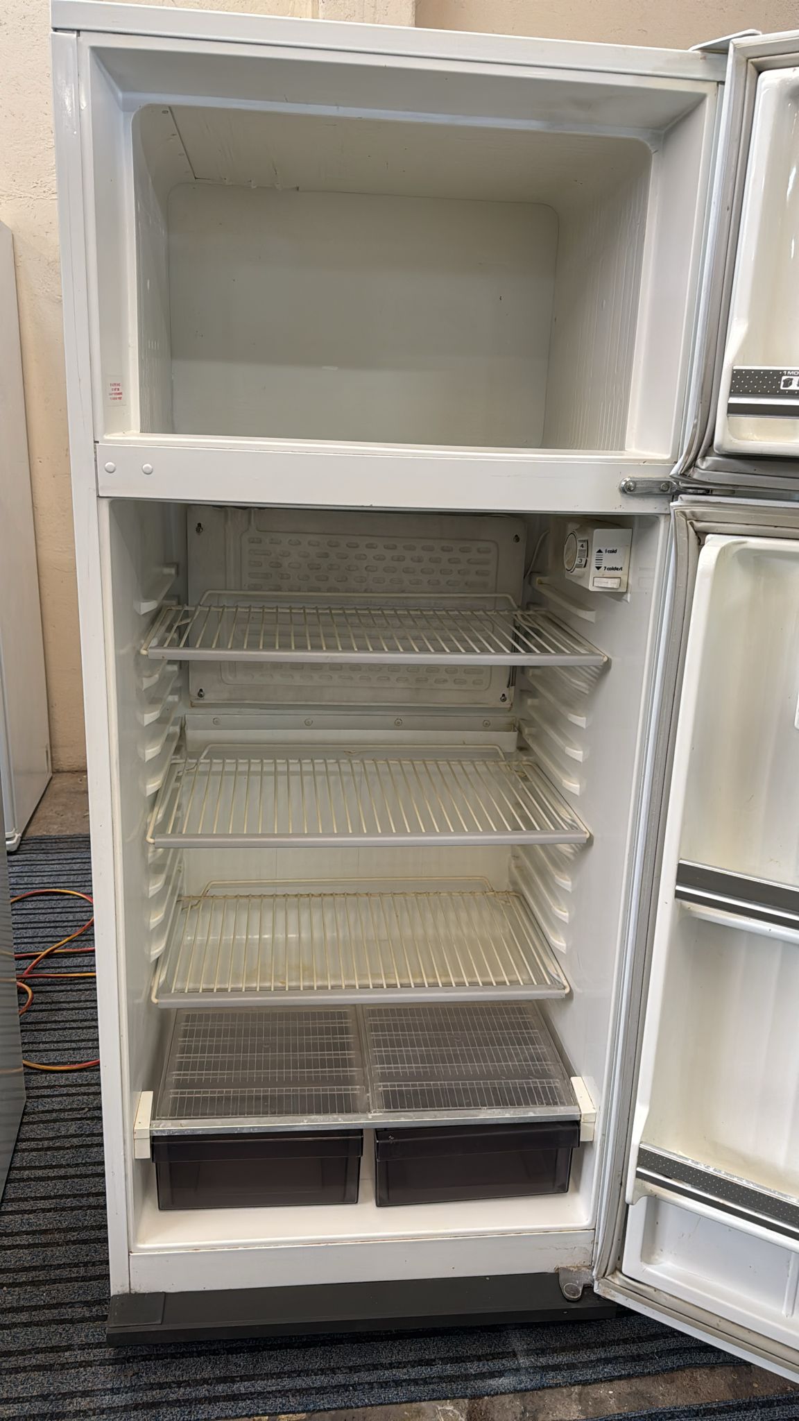 Ignis Top Mount Fridge Freezer 370L, MT37L (32487)