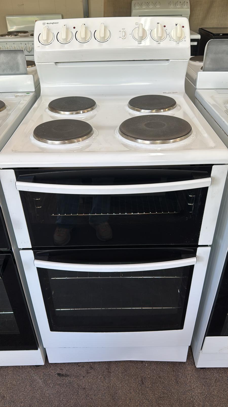 Westinghouse 54cm Electric Freestanding Stove WLE535WA (32403 F)