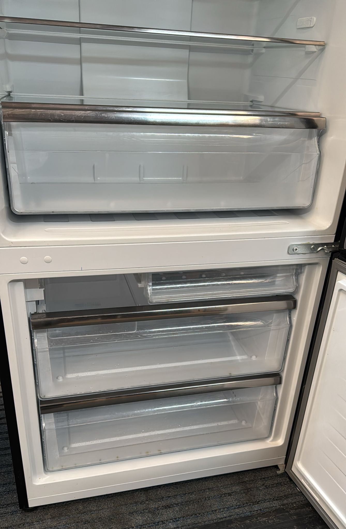 Hisense Bottom Mount Fridge Freezer 518L, HR6BMFF518BW (32562)
