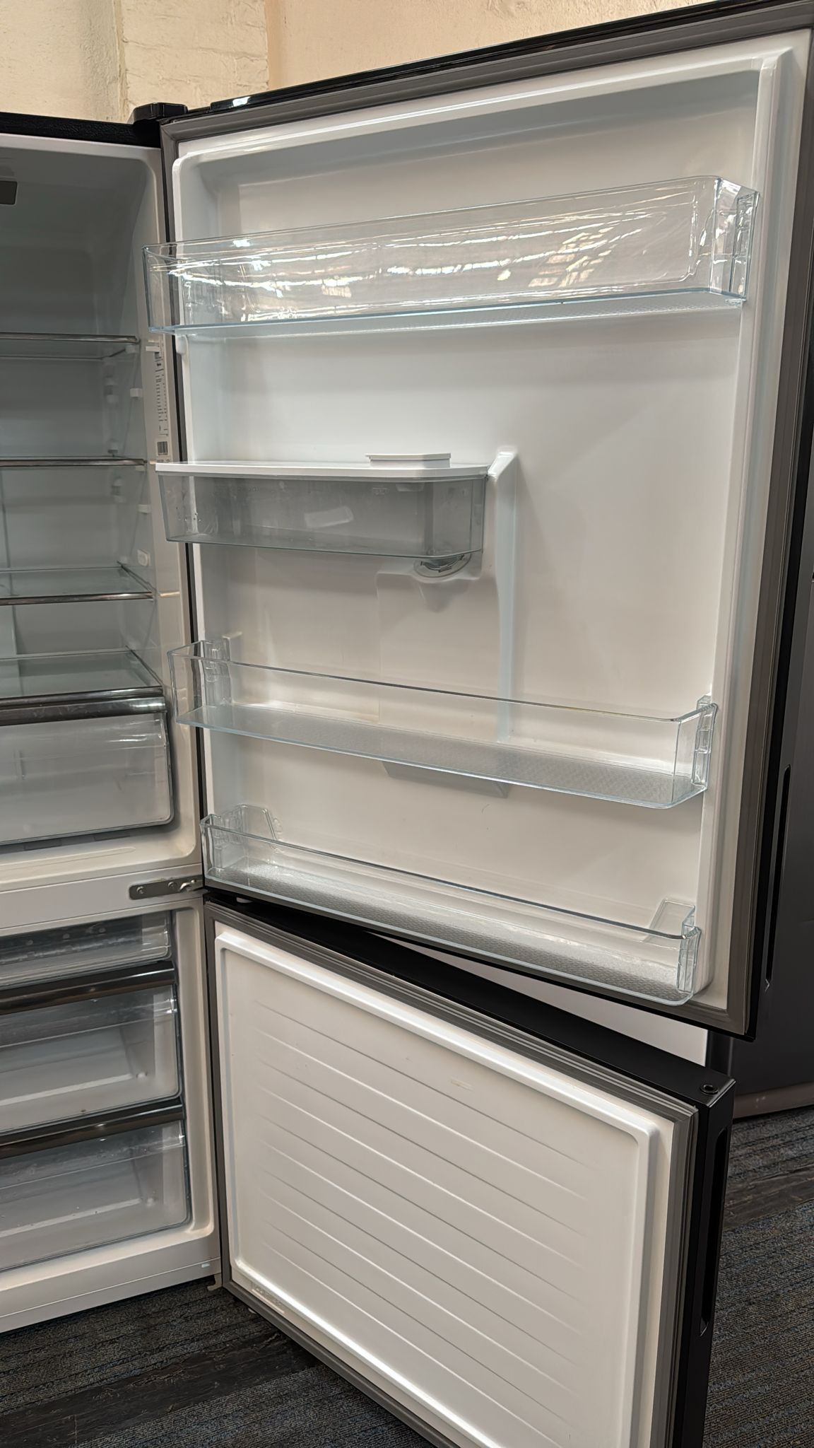 Hisense Bottom Mount Fridge Freezer 518L, HR6BMFF518BW (32562)