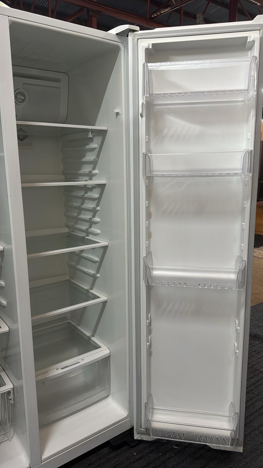 Kelvinator Side by Side Fridge Freezer 606L KSM6100WB (32604)