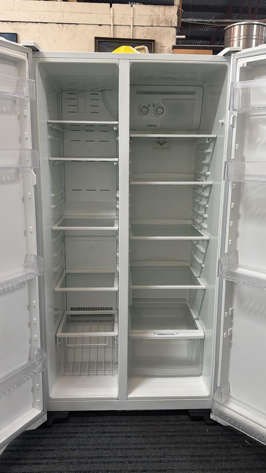 Kelvinator Side by Side Fridge Freezer 606L KSM6100WB (32604)