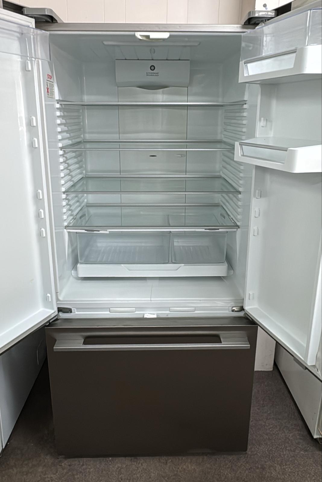 Fisher & Paykel French Door Fridge Freezer 519L (32664)
