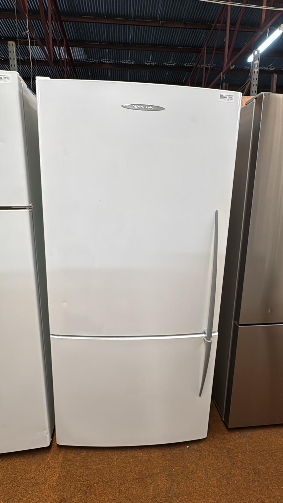 Fisher & Paykel Bottom Mount Fridge Freezer 519L, E522B (32747)