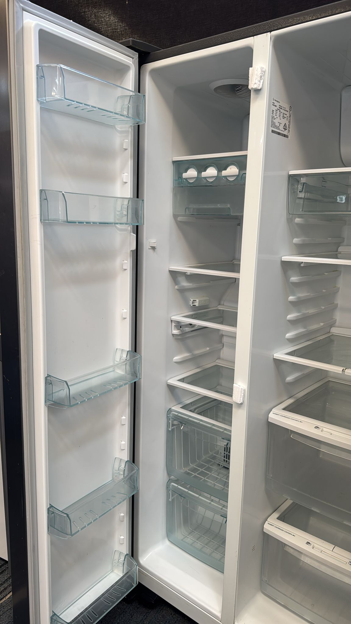 Westinghouse Side by Side Fridge Freezer 606L WSE6100SF (32733)