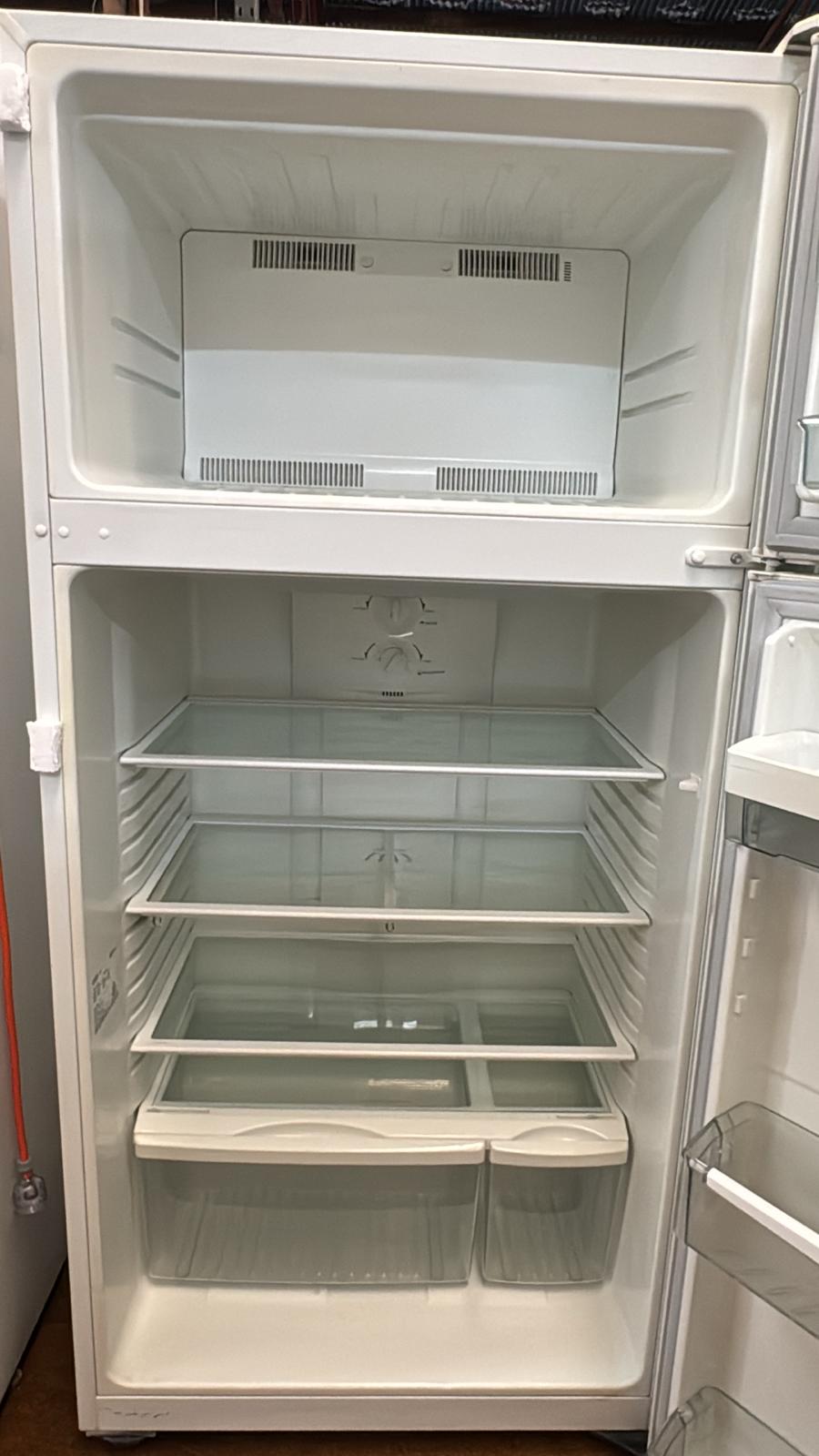 Westinghouse 517L Top Mount Fridge Freezer, RJ522VR (32748)