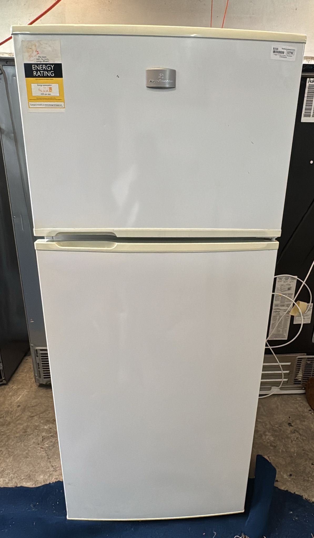 Kelvinator Top Mount Fridge Freezer KTM4200WB-R 420L (32760)
