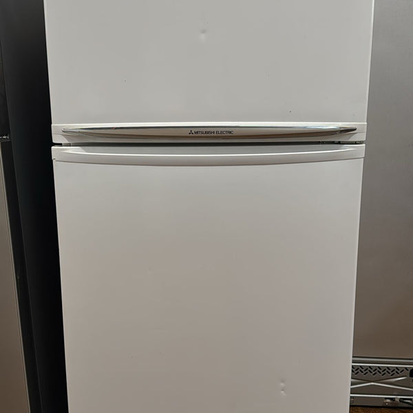Mitsubishi Top Mount Fridge Freezer 560L, MR560PWA (32883)