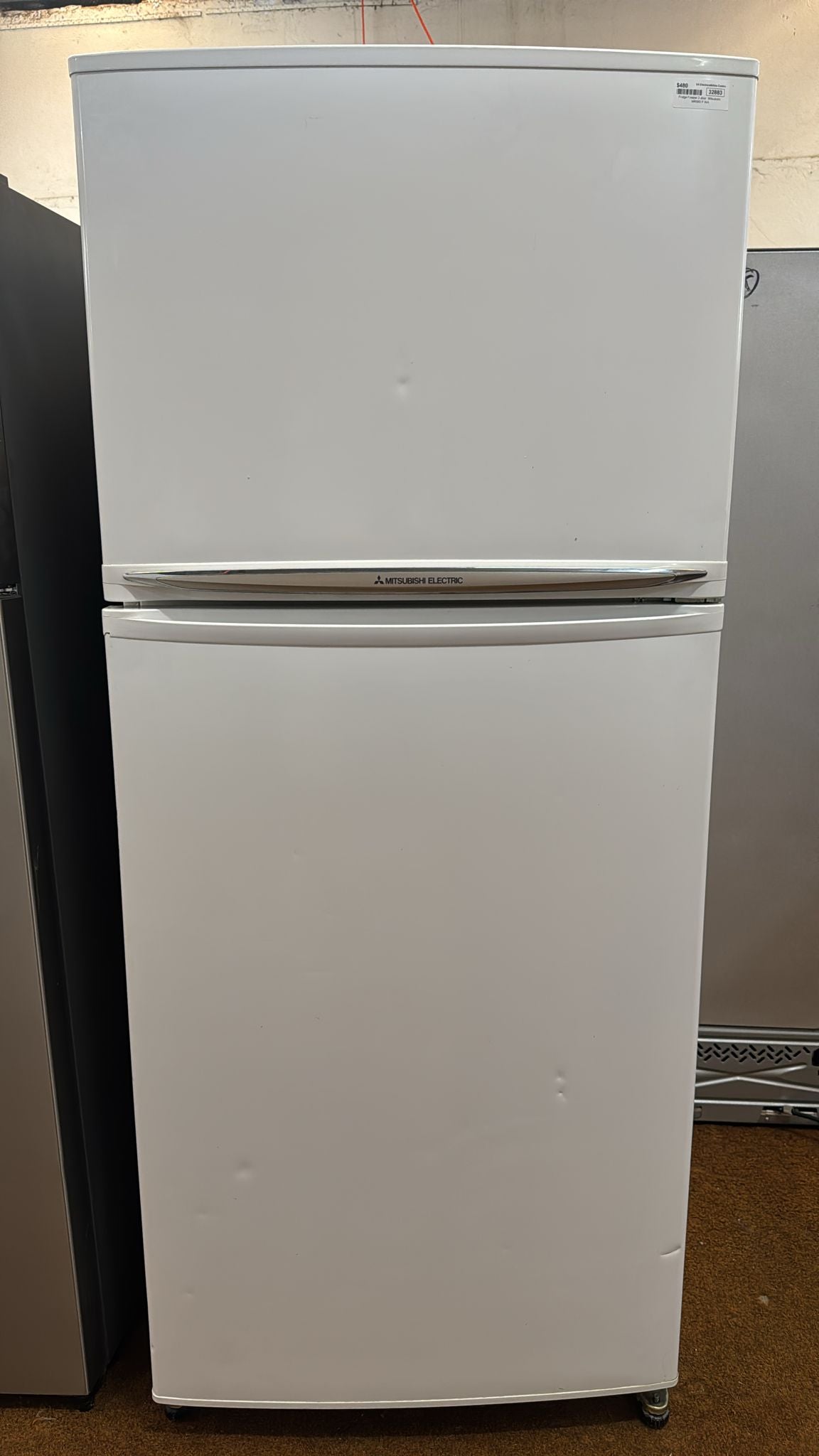Mitsubishi Top Mount Fridge Freezer 560L, MR560PWA (32883)