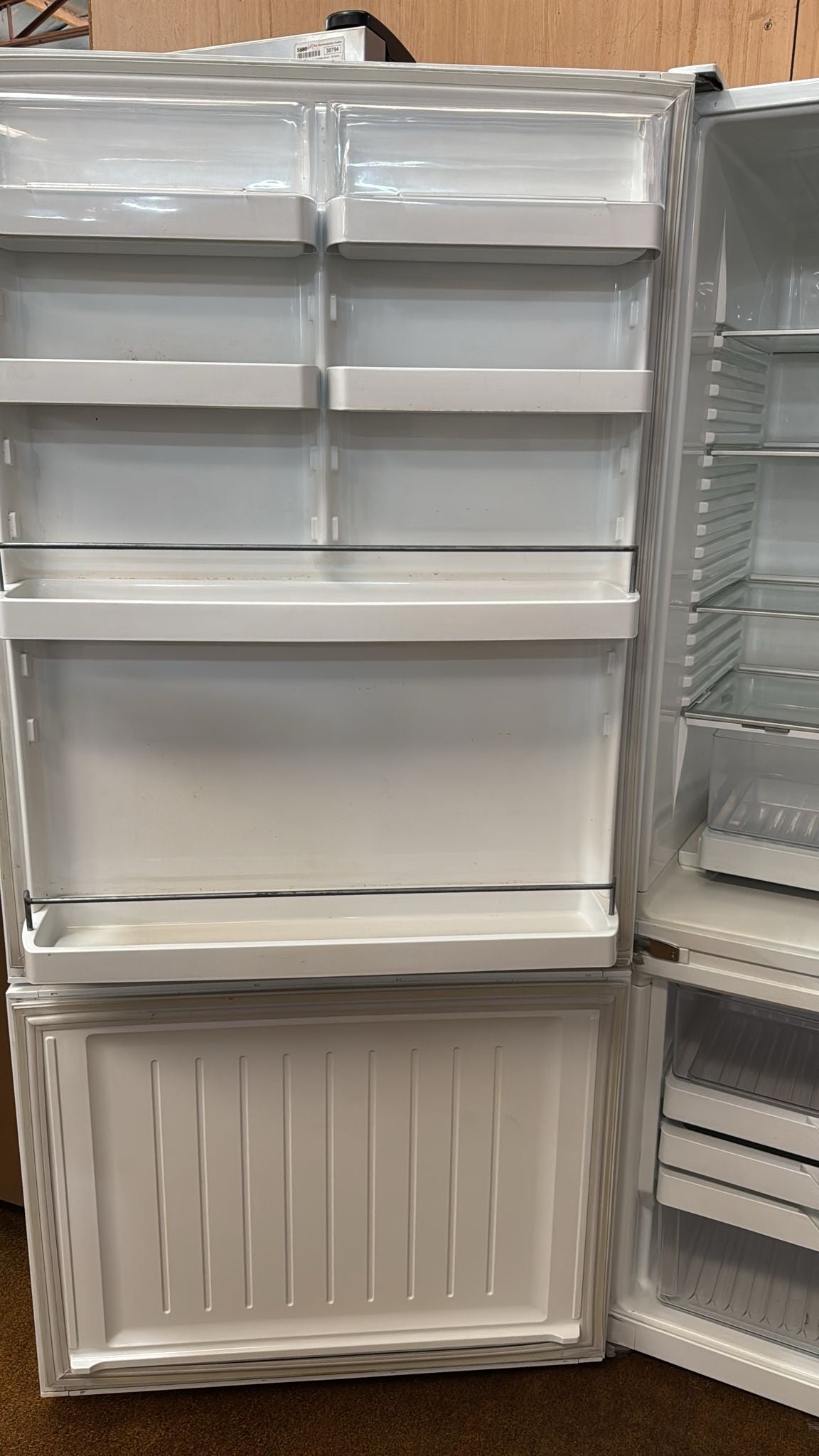 Fisher & Paykel Bottom Mount Fridge Freezer 519L, E522B (32761)
