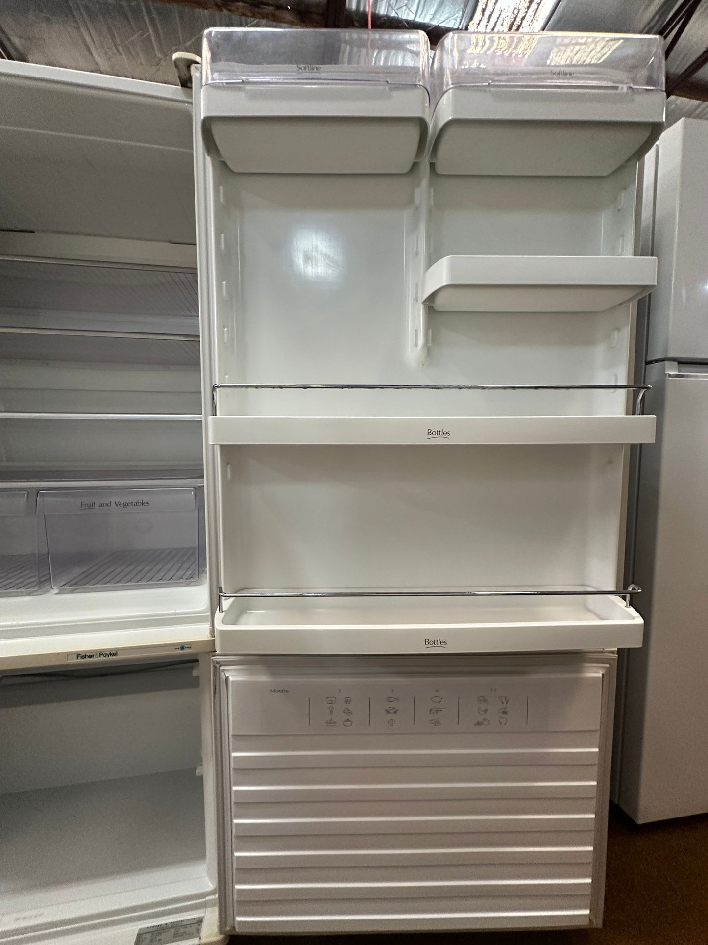 Fisher & Paykel Bottom Mount Fridge Freezer 519L, E522B (33044)