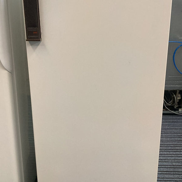 Malleys Single Door Fridge Freezer 300L, (33082)