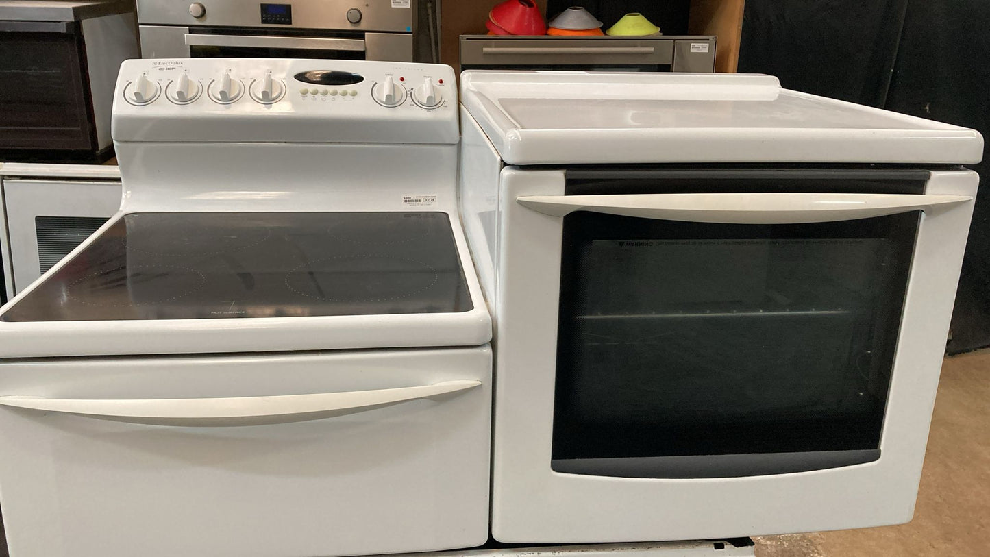 Chef Fan Forced Elevated Electric Stove, Ceramic Top EEC1380W (33126)