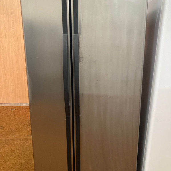 Whirlpool Side by Side Fridge Freezer 640L (33165)